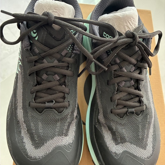 Topo Athletic Women's Vista Black and Mint Running Shoes 8 Wide - Picture 3 of 6